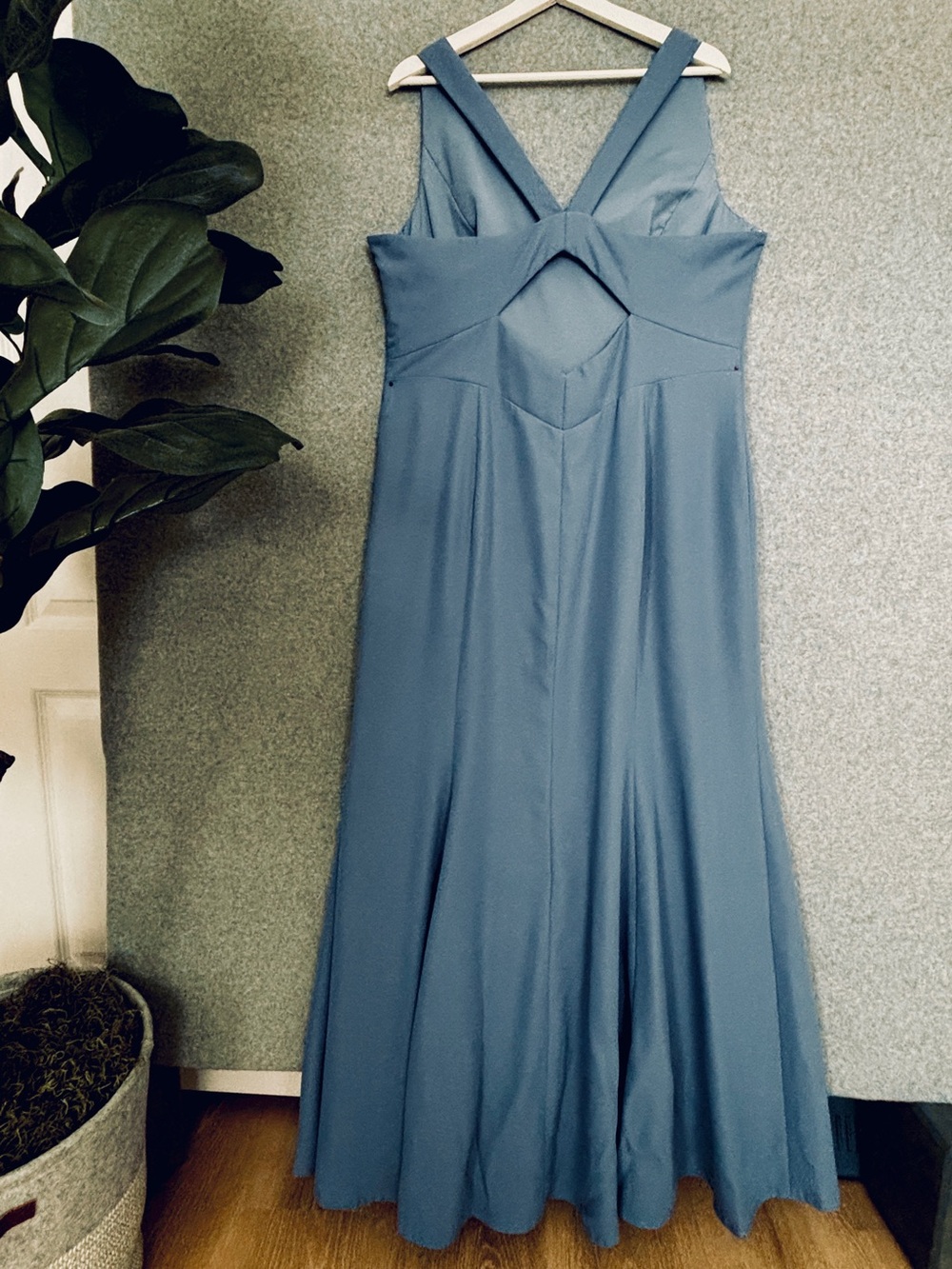Bella V-Neck Floor-Length Women Formal Dress Lakespur Blue 20W - Picture 2 of 9